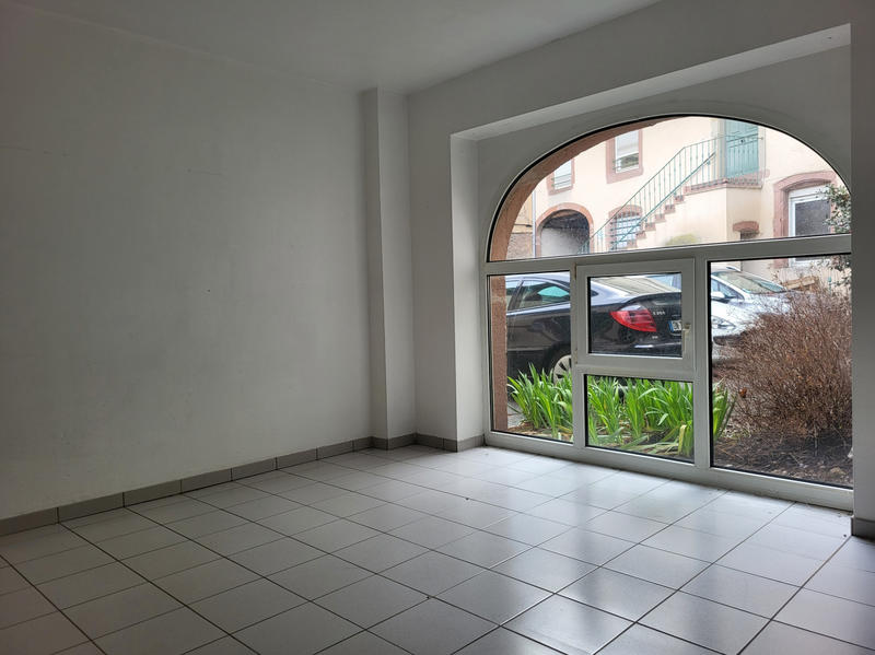 Local commercial - 142 m² - 6 pièces