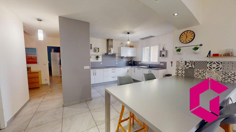 Maison - 181 m² - 5 pièces