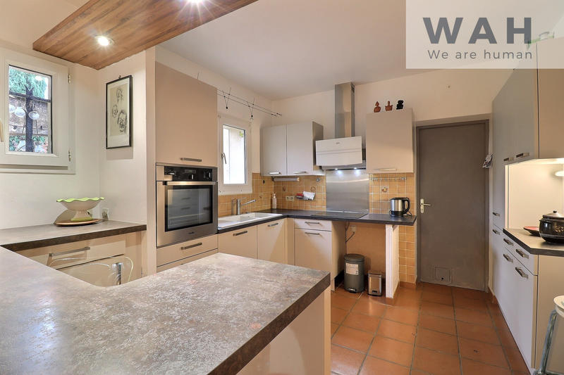 Villa - 100 m² - 5 pièces