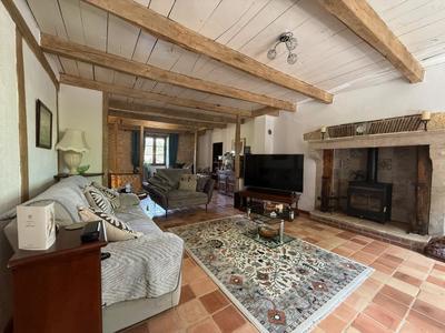 Maison - 214 m² - 8 pièces