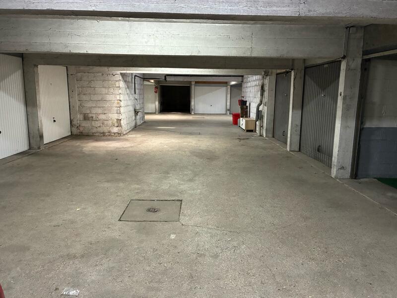 Parking / Garage - 13 m²