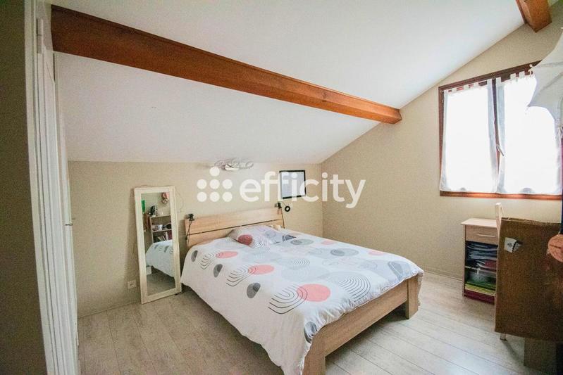 Maison - 201 m² - 9 pièces