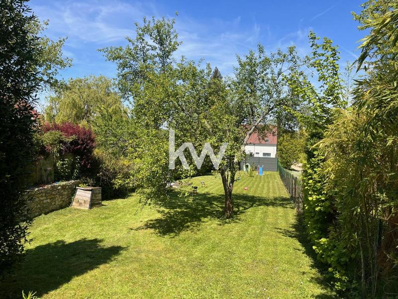 Maison - 95 m² - 5 pièces