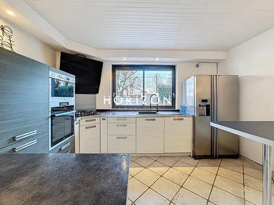 Maison ancienne - 204 m² - 8 pièces