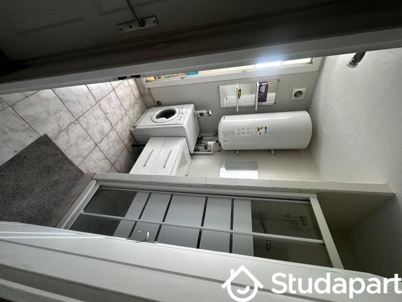 Chambre - 9 m² - 1 pièce