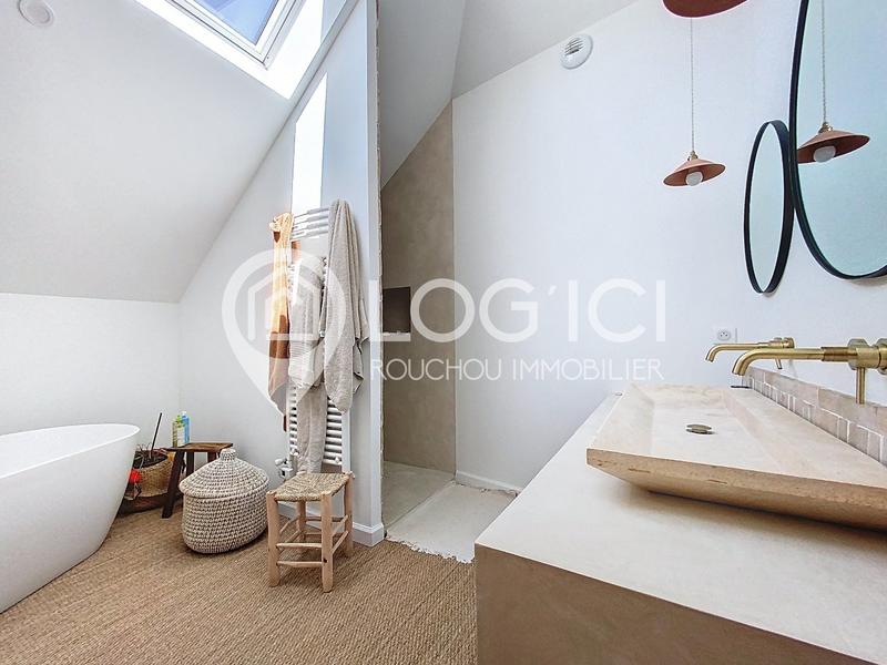 Maison - 240 m² - 7 pièces