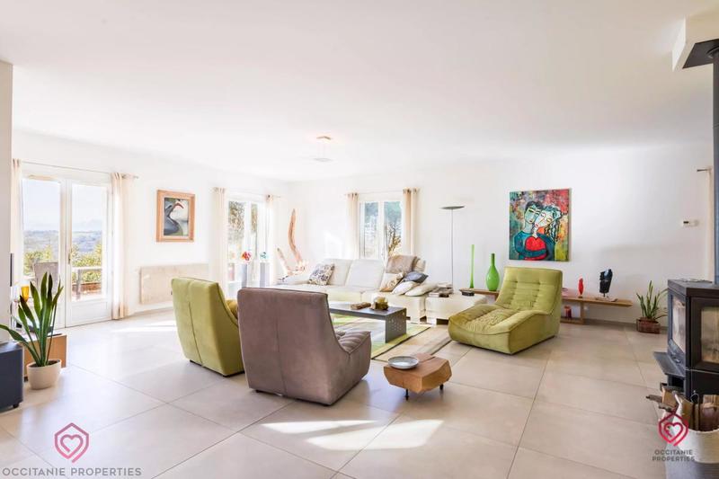 Propriété - 195 m² - 7 pièces