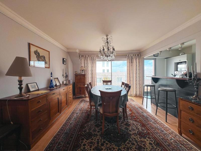 Appartement - 111 m² - 5 pièces