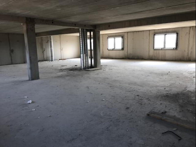 Local d'activité / Entrepôt - 112 m²