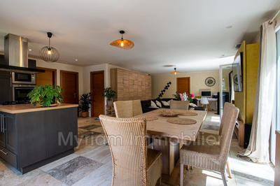 Maison - 131 m² - 6 pièces