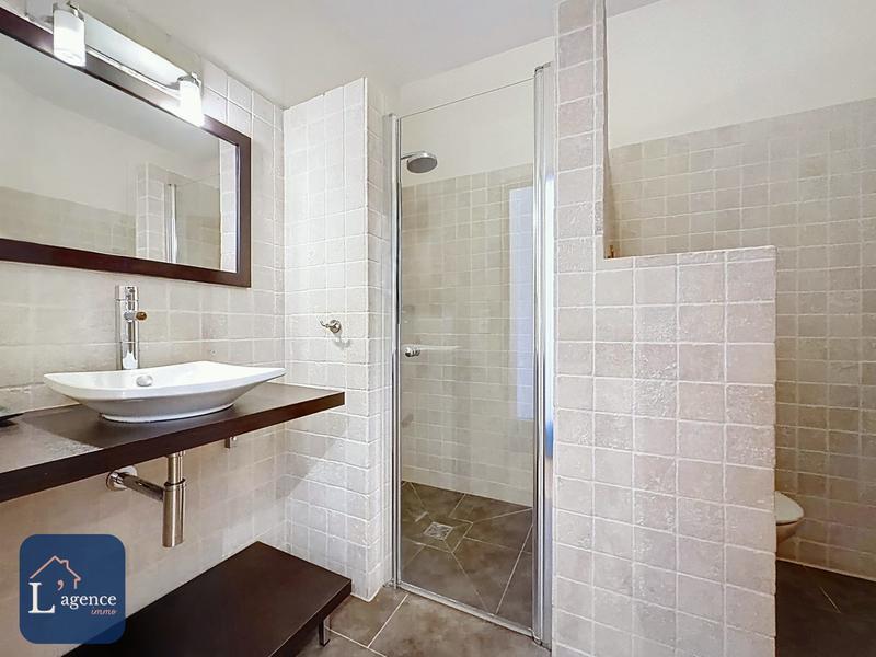 Maison contemporaine - 607 m² - 9 pièces