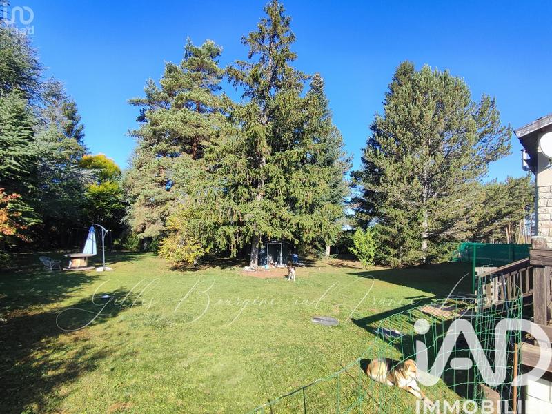 Maison - 200 m² - 7 pièces