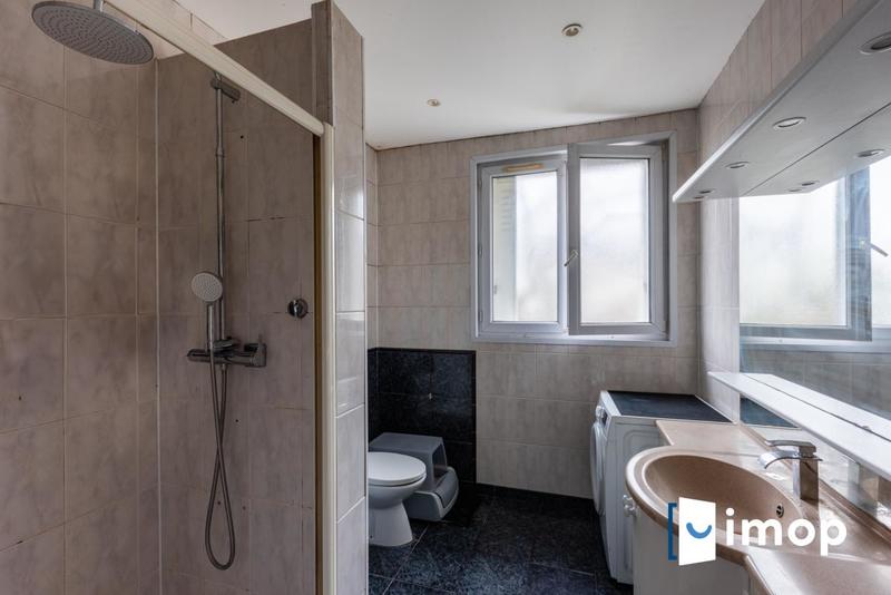 Maison - 220 m² - 8 pièces