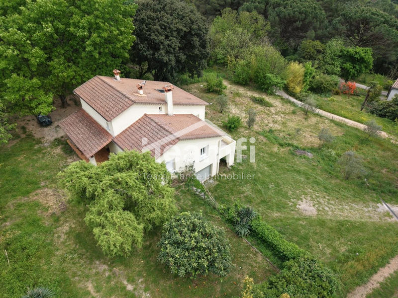 Maison traditionnelle - 134 m² - 5 pièces