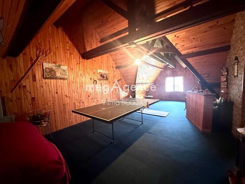 Maison traditionnelle - 204 m² - 6 pièces