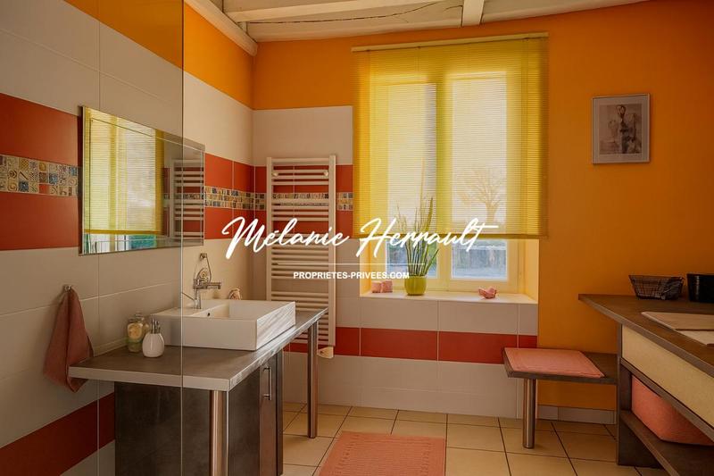 Maison - 225 m² - 9 pièces