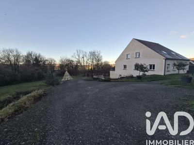 Maison - 320 m² - 8 pièces