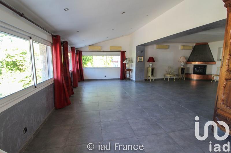 Maison - 230 m² - 9 pièces