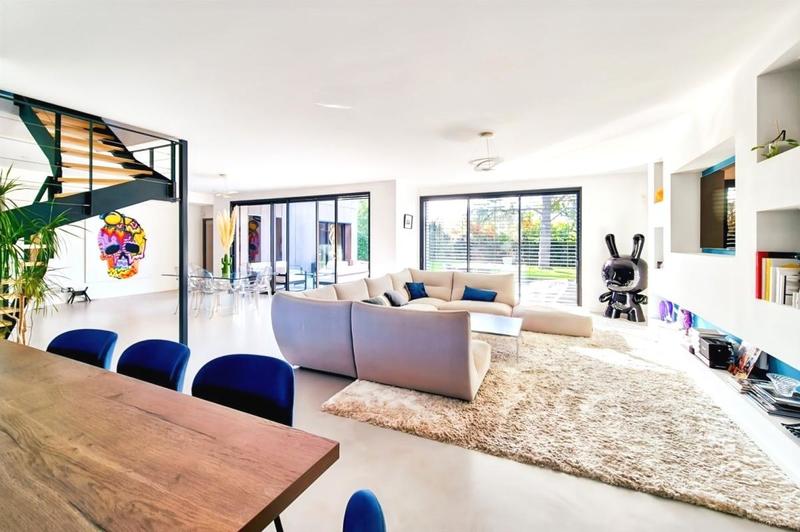 Maison - 260 m² - 6 pièces