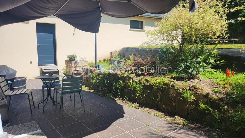 Propriété - 236 m² - 9 pièces