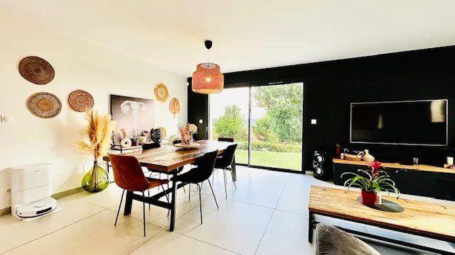 Maison - 146 m² - 7 pièces