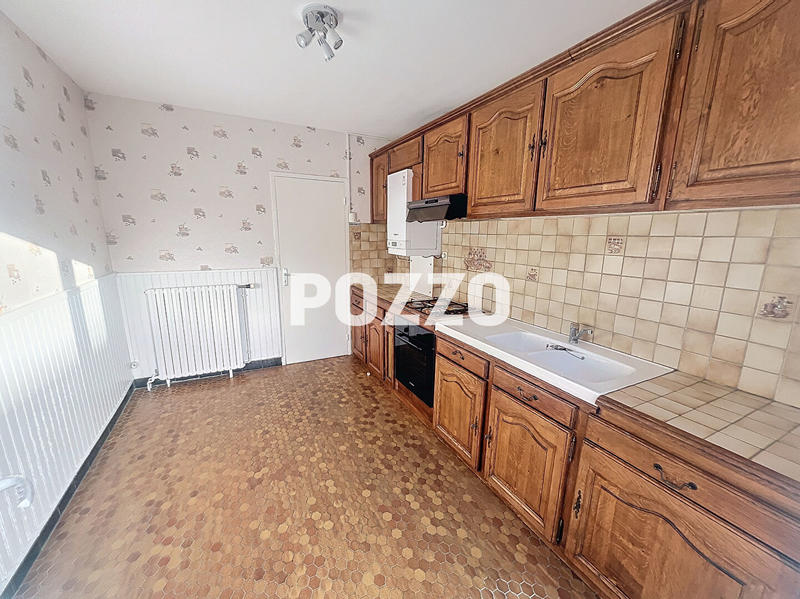 Maison - 182 m² - 9 pièces