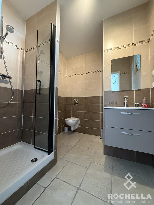 Maison ancienne - 305 m² - 11 pièces