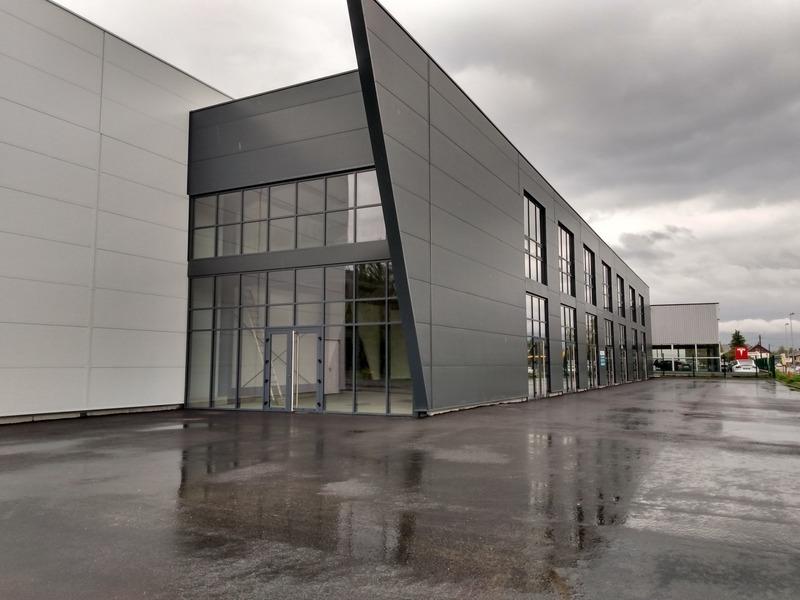 Local commercial - 549 m² - 1 pièce