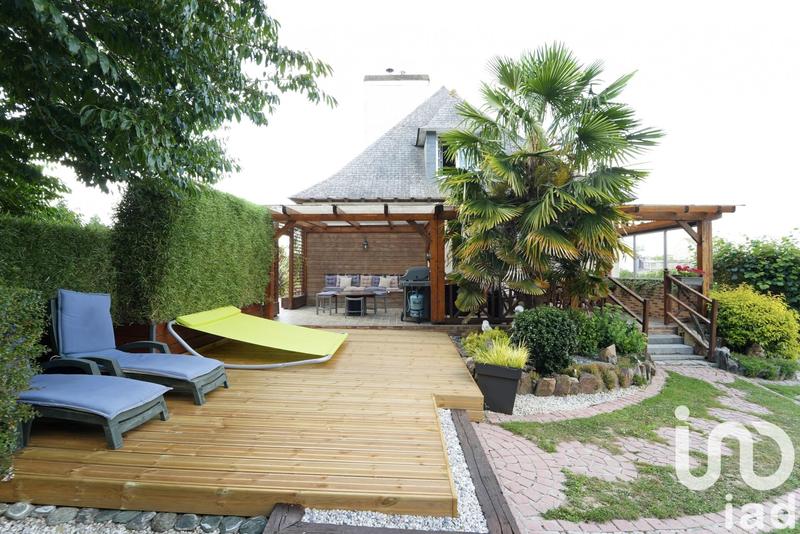 Maison - 201 m² - 10 pièces