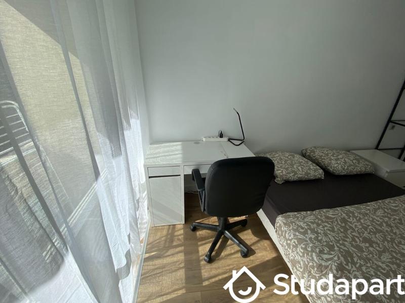 Chambre - 11 m² - 1 pièce