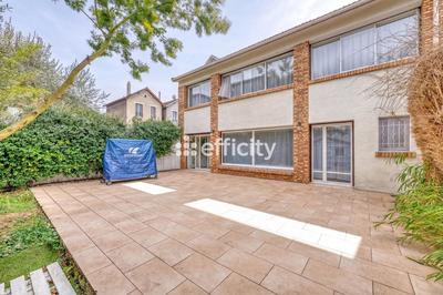 Pavillon - 130 m² - 5 pièces