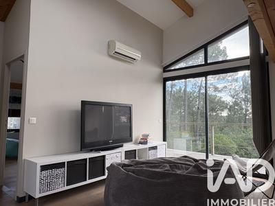 Maison - 240 m² - 9 pièces