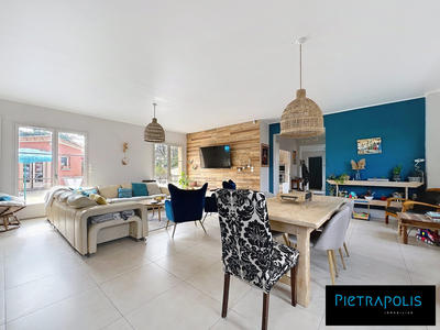 Maison traditionnelle - 178 m² - 5 pièces