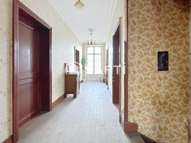 Maison - 259 m² - 8 pièces