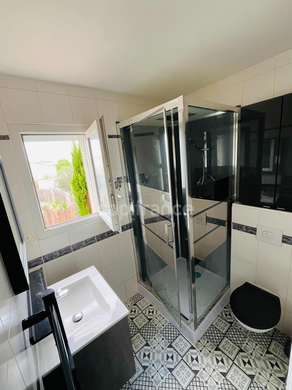 Maison - 228 m² - 8 pièces