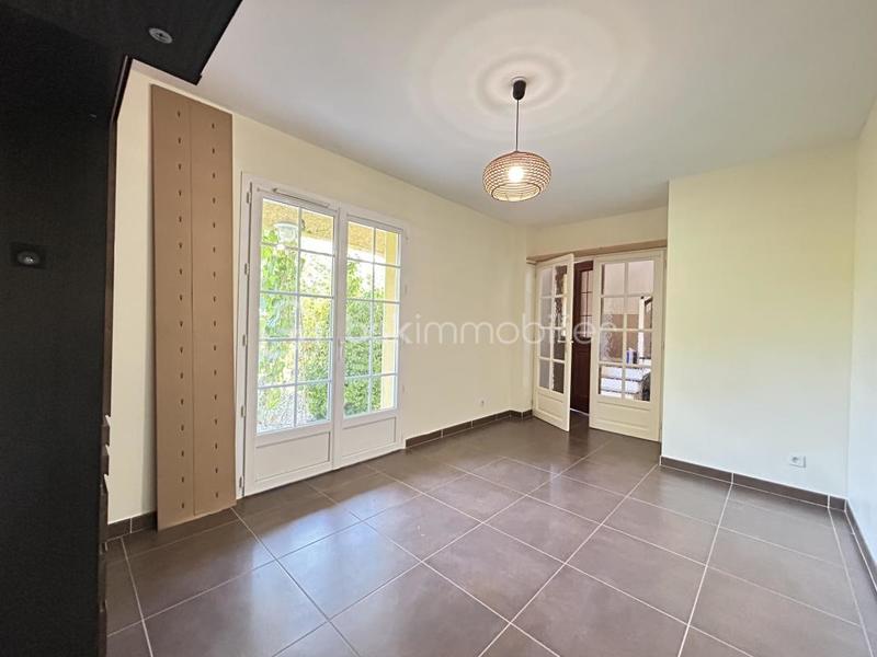 Villa - 235 m² - 8 pièces