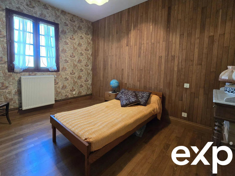 Maison - 315 m² - 10 pièces