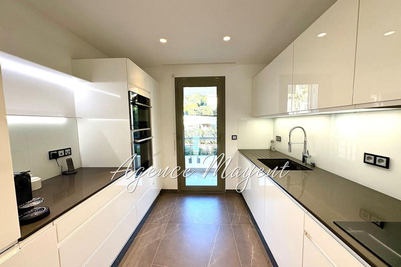 Appartement - 92 m² - 3 pièces