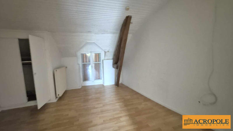 Maison - 280 m² - 12 pièces