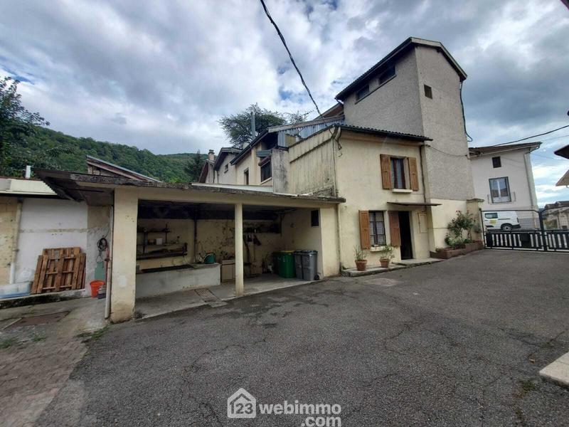 Maison - 248 m² - 11 pièces