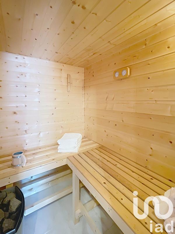 Maison - 280 m² - 8 pièces