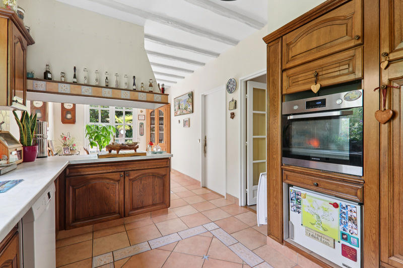 Maison - 275 m² - 15 pièces