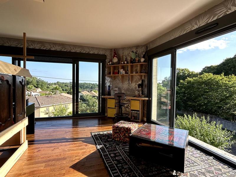 Maison - 240 m² - 7 pièces