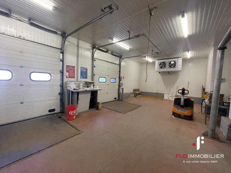 Local d'activités - 2 272 m²