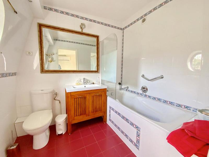 Maison - 200 m² - 6 pièces