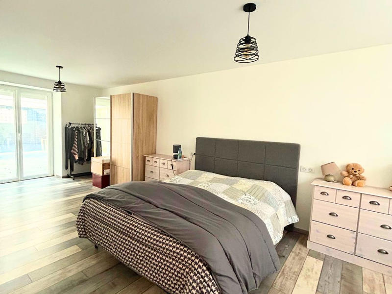 Maison - 350 m² - 10 pièces