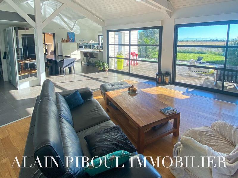 Maison - 180 m² - 6 pièces