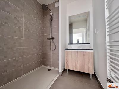 Appartement - 90 m² - 5 pièces