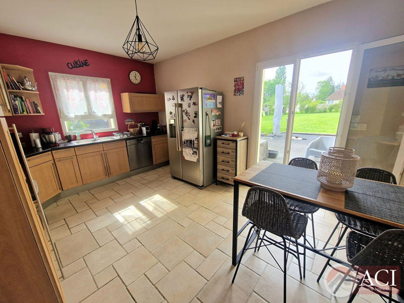 Maison - 207 m² - 8 pièces