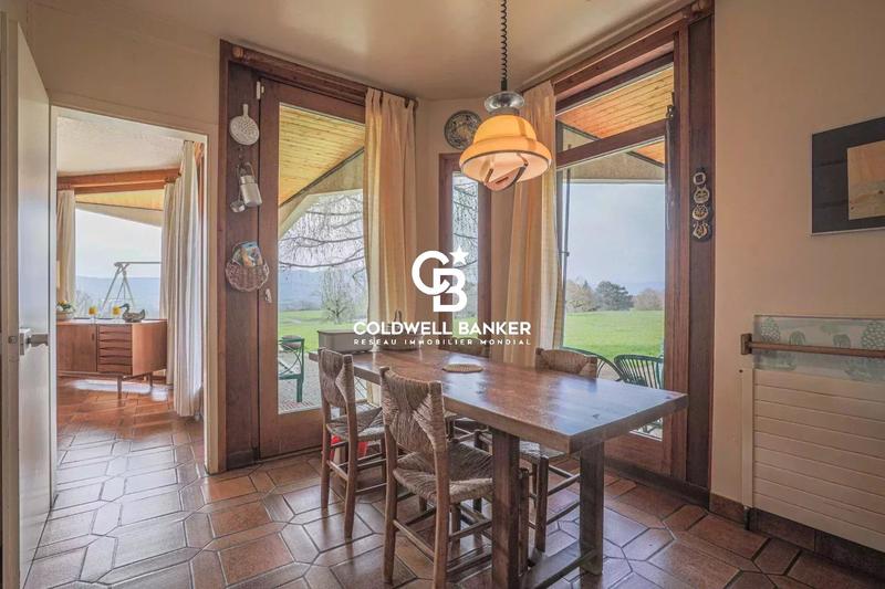 Maison - 250 m² - 7 pièces